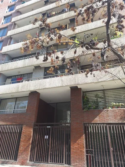 Departamento En Venta De 3 Dorm. 2 Baños En Santiago