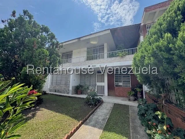 Acogedora Casa  En Calle Cerrada Con Vigilancia Para Actualizar En El Marqués  Nb 5-11048