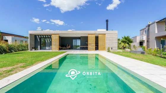 Casa A La Venta En San Sebastián, Área 2 Al Golf