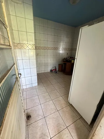 Vendo Casa Com 3 Quartos