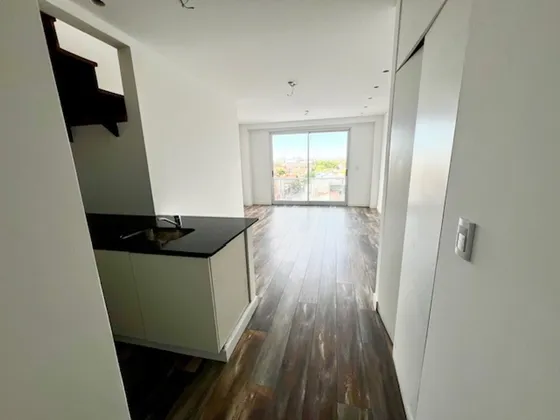 Venta De Amplio Dpto Duplex De Categoria, Financia