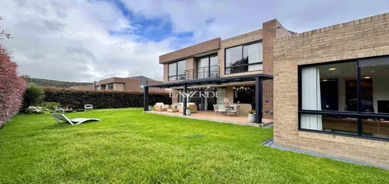 Encantadora Casa Carbonero, En Exclusivo Conjunto Privado (18829).