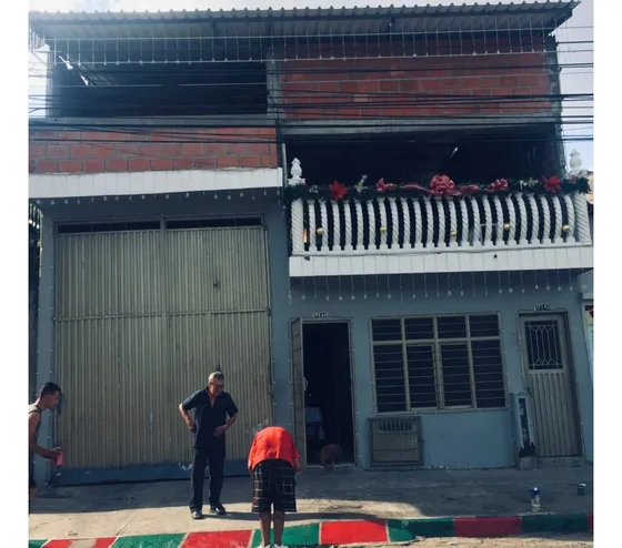 Vendo Casa Oriente De Cali  Barrio Uribe  De Tres Pisos
