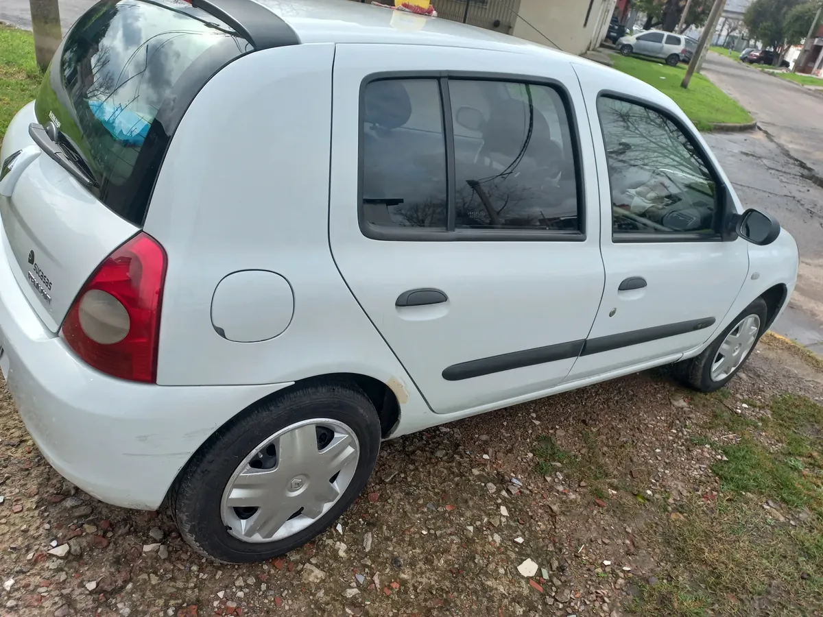 Renault Clio 1.2 Pack5352474019371520010