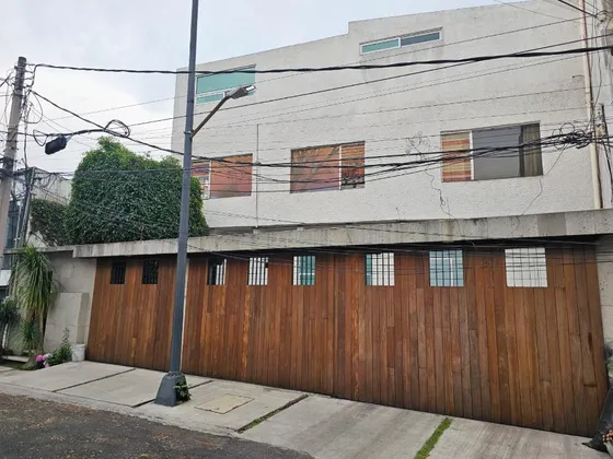 Venta De Casa En Lomas Altas, Miguel Hidalgo Cdmx