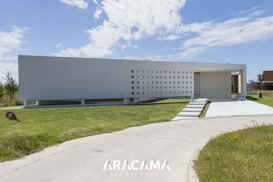 Casa En Venta En Lares De Canning  - Canning