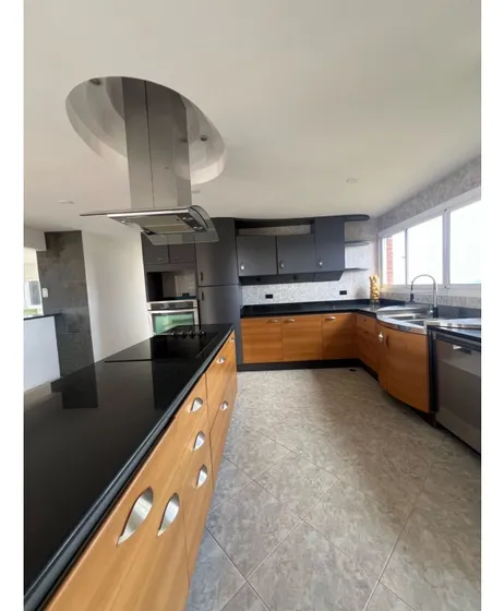 En Venta Ph 726m2. La Lagunita 8669