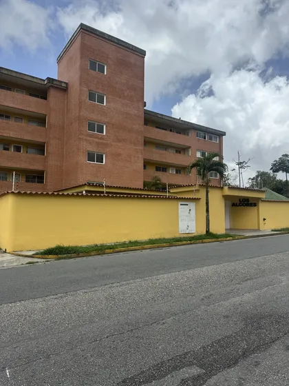 Amplio Apartamento Con Terraza En Venta Llano Alto Carrizal Conjunto Res. Los Alcores