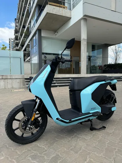 Moto Eléctrica Súper Socco F01