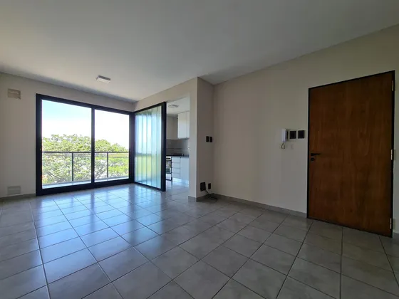 Gran Semipiso Amplio, 2 Balcones, 2 Baños 2 Dorm Con Placard