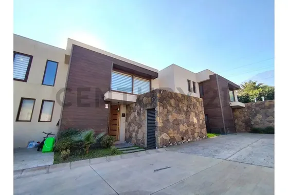 Venta Casa En La Reina Sector British Royal School
