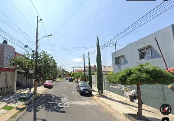Casa Ubicada En Colonia Misión San Isidro. Con 2 Recamaras Y 136m2. Entre Prolongación Río Blanco Y Av. Paseo De Las Aves. 