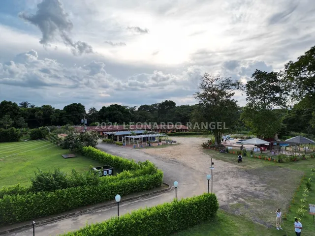 Se Vende Lujoso Hotel De 8.000 M² En Altos Barinas Norte, Barinas.