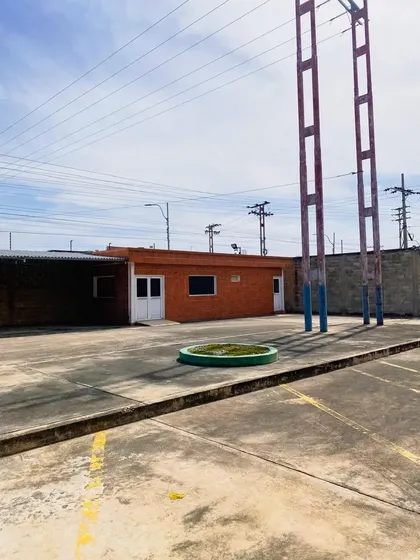 Leandro Araque Inzitu Realtors Ofrece En Venta Galpón Industrial En Maracay, Av. Anthon Phillips