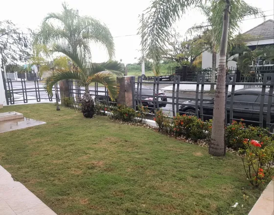Casa En Alquiler Con Piscina En Residencial Exclusivo Santia