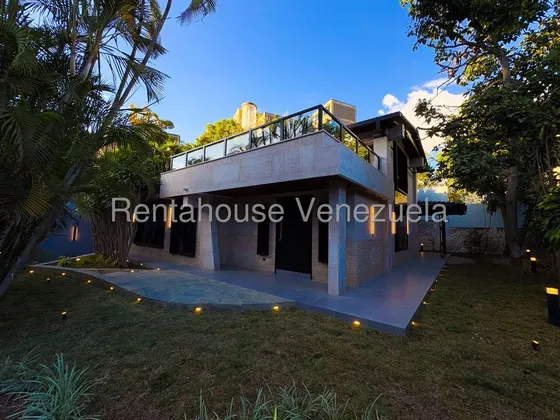 As Casa En Venta Santa Fe Sur, Caracas. 25-18402 Yg
