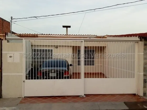 Julio Perez Vende Casa En Cabudare Cod Flex #25-4416 Jrpa 