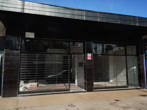 Local En Alquiler,  Cruce Castelar , Moreno.-