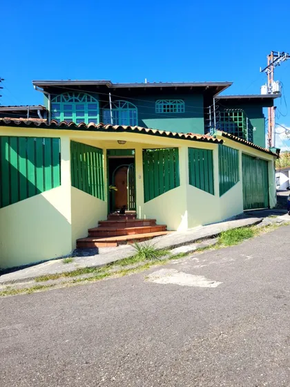 Xv, Casa De Dos Niveles  Ubicación: Urb. Antonio José De Sucre Av. Rotaria