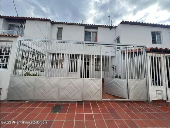 Casa En  Govika(cucuta) Rah Co: 25-672