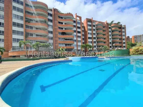 Apartamento Planta Baja En Venta En Mirador De Los Campitos Calle Cerrada Obra Gris Piscina Vigilancia 24/7 / 27-377 Csa