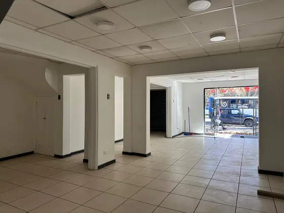 Se Arrienda Local Comercial En Av Libertad 104m2