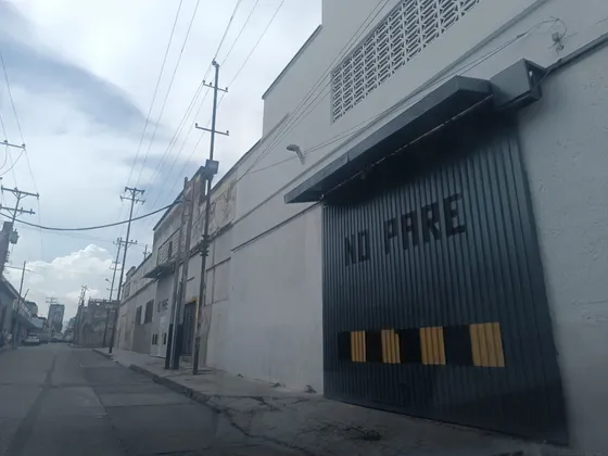 Se Alquila Galpón En La Candelaria, Con Acceso A La Av. Lara Y Av. Las Ferias Rp