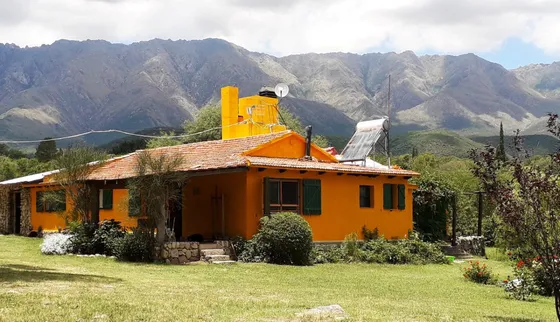 Espectacular Chalet Con Casa De Huesped, Piscina Y Acequia En Las Calles