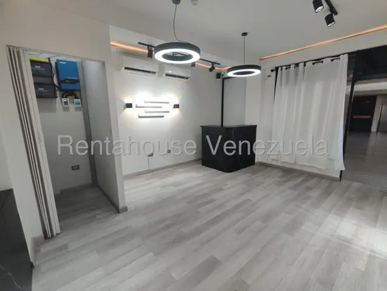 Daniela Linarez Alquila Locales Comerciales De 24 M2 En Plena Av Libertador Con Vigilancia Las 24 Horas Totalmente Remodelado Y Todos Los Servicios Basicos                                             