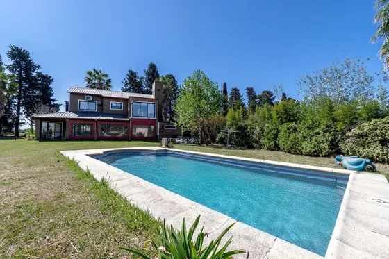 Venta - Casa - 2 Dormitorios - Jardín Con Pileta - Solares Del Carcarañá, Oliveros