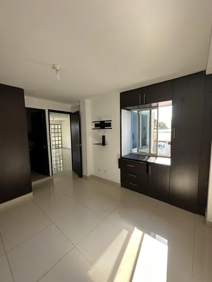 En Venta Edificio De 4 Pisos En El Caney