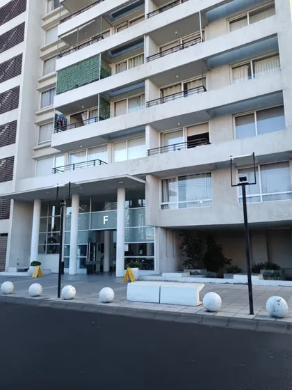 Cómodo Departamento En Excelente Ubicación