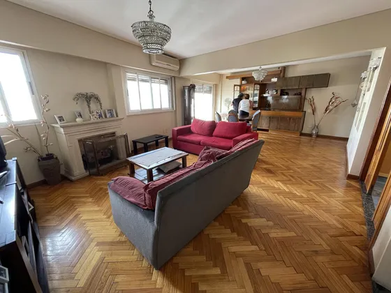 Departamento En Venta - 4 Ambientes C/dependencia - Avellaneda