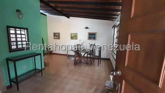 Maritza Lucena Vende Bella Y Acogedora Casa En Cabudare, Cocina Empotrada, Piso De Cerámica, Portón Eléctrico, Piscina, Parrillera, Tanque, Patio, Área De Servicio, Vigilancia 24/7.