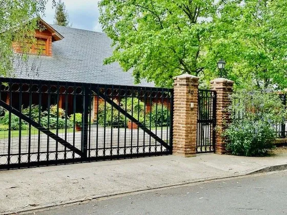 Casa En Venta De 5 Dorm. En Talagante