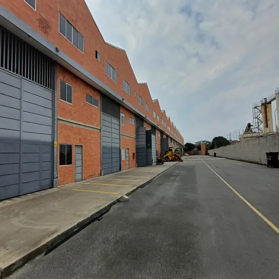 Alquilo Bodega En Parque Industrial Y Comercial En Acopi Cerca A Cali