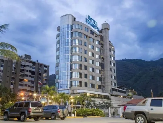 Majestuoso Hotel En Venta En Macuto Sl
