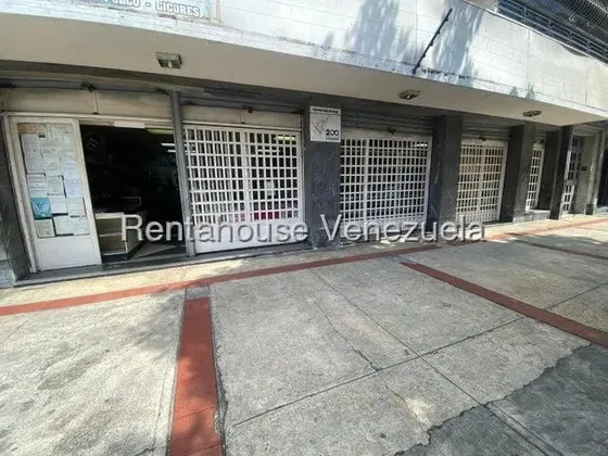 Se Alquila Local Comercial En La Avenida Victoria (las Acacias)