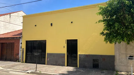 Especial Casa 5 Ambientes Con Parque.  Excelente Ubicación