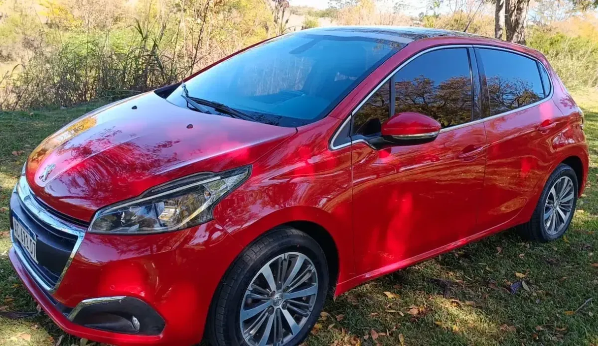 Peugeot 208 1.6 Feline Tiptronic