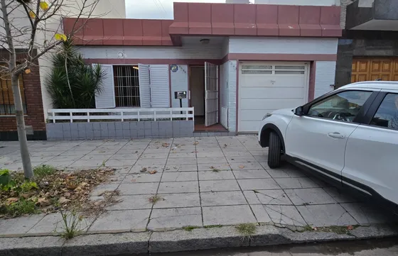 Alquiler Casa 2 Amb Amplios Cocina Comedor Patio Terraza Cochera Exc Estado Y Zona