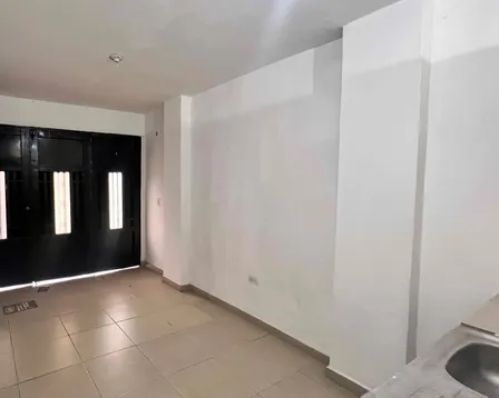 Solo Venta En Efectivo Casa Primer Piso, Ubicada En Aranjuez, Sector Berlin. Medellin Cod.101225-01