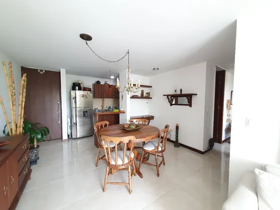 Vendo Apartamento Iluminado Con Gran Vista 