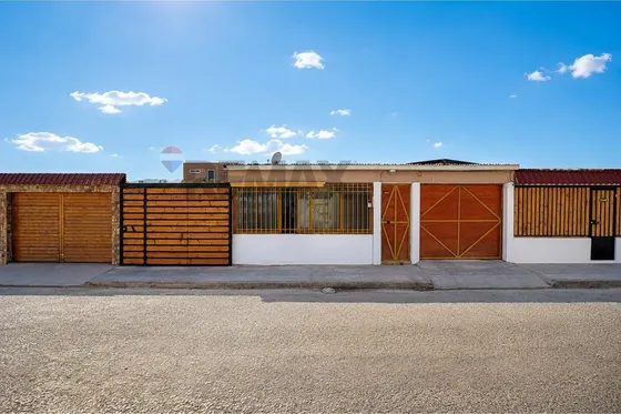 Dos Casa En Villa Aquina Calama 5 Dormitorios