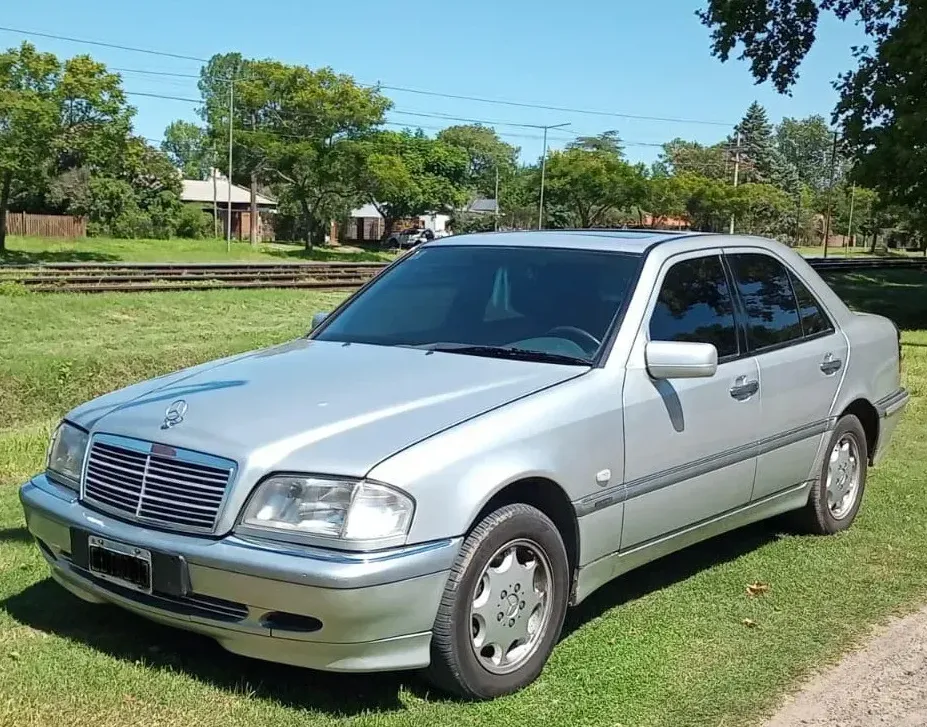 Mercedes-Benz C250 TD I 2.5 C250