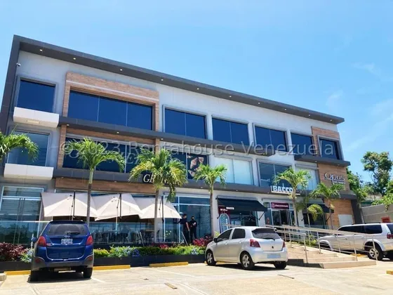 Edificio Centro Empresarial Opus, Excelente Ubicacion En La Avenida Jovito Villalba Del Municipio Maneiro