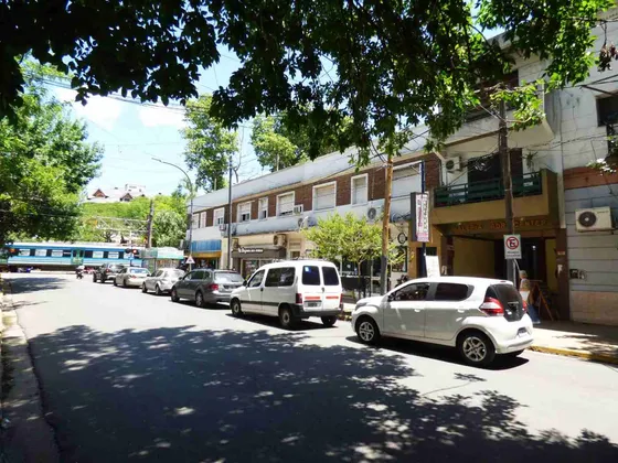 Cochera Cubierta En Venta En Adrogué Centro 