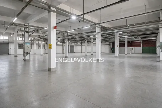 Bodega Más Oficinas 2600 M2 Industrial Molesto 300 Amp