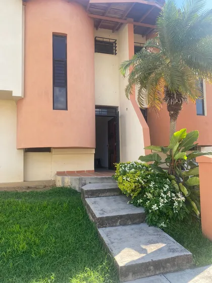 Simón Hernández Vende Twon House A Estrenar En Cabudare 