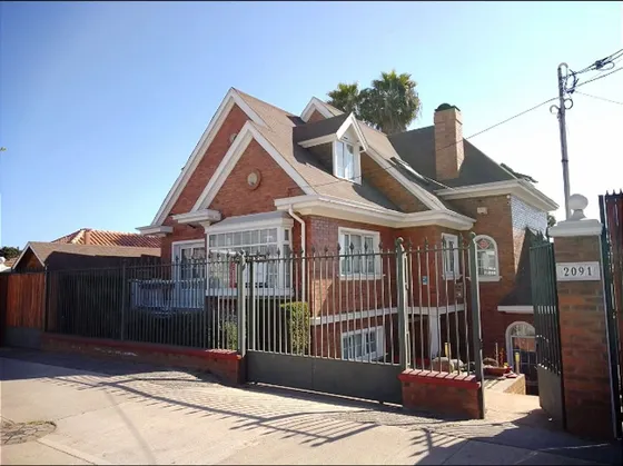 Casa En Venta De 5 Dorm. En La Serena